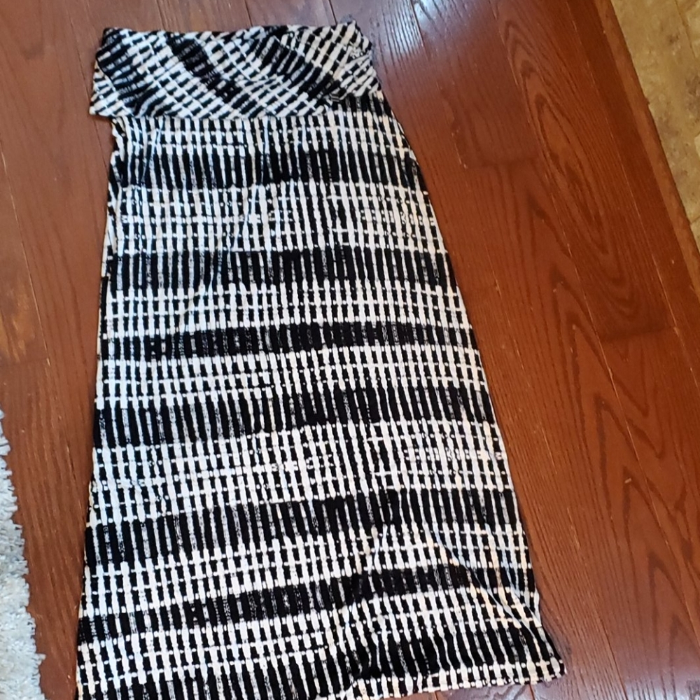 Black and white printed maxi skirt
